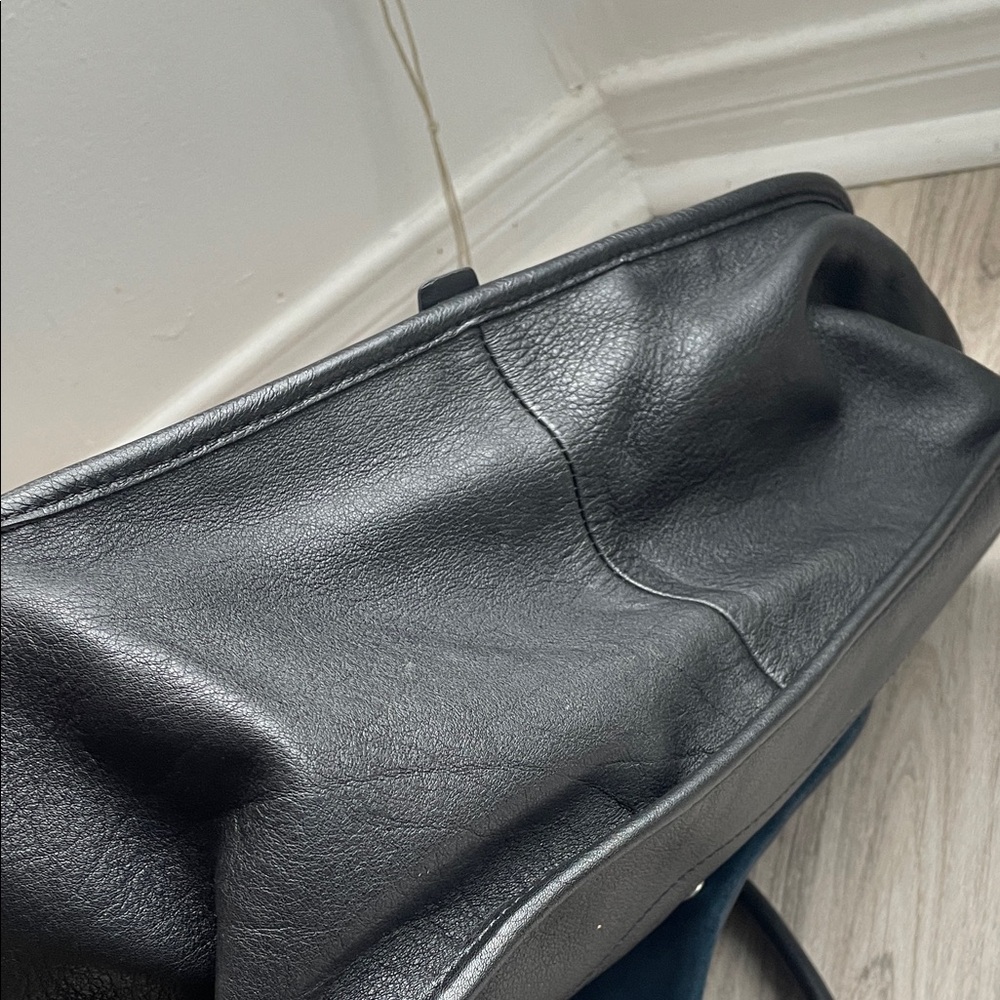 Longchamp pebbled leather elegant Black Shoulder Bag. Slouchy EUC - Picture 10 of 11
